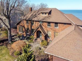 1003 Parkside Dr, Lakewood, OH
