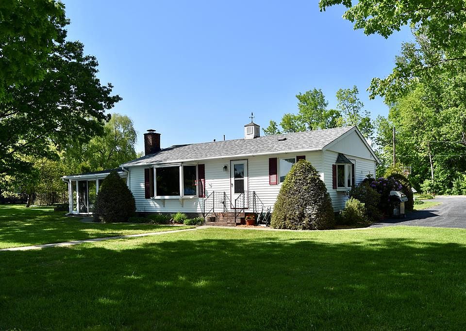 1st image of 22 Lakeshore Dr