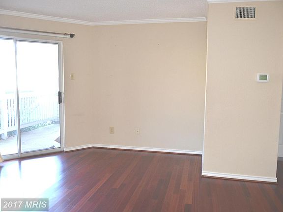 4th image of 1535 Lincoln Way APT 101B