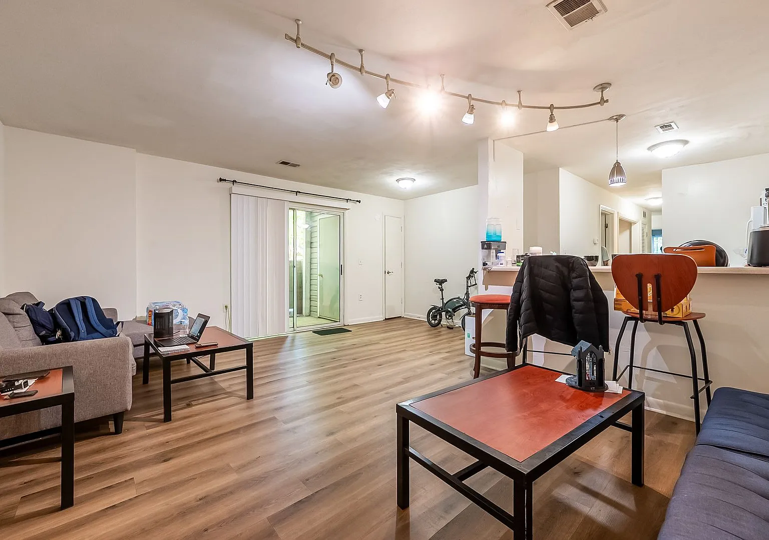 1213 University Terrace Apt C — Photo 4