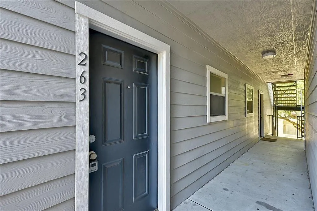 1 bed, 1.0 bath, 559 sqft, $750 — Photo 1
