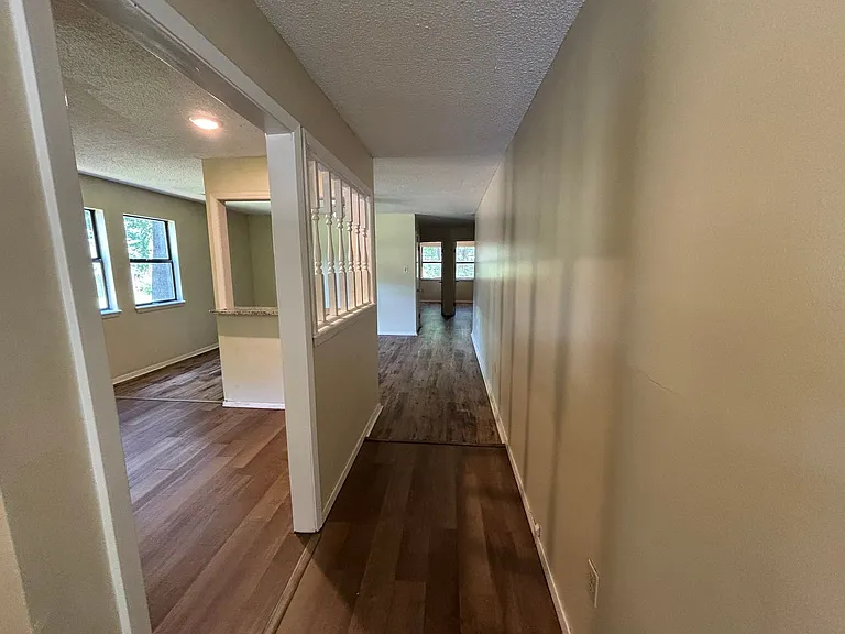 406 Joplin Pl — Photo 2