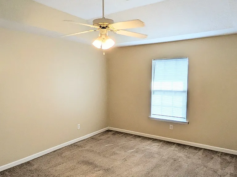 407 Flowing Creek Dr — Photo 17