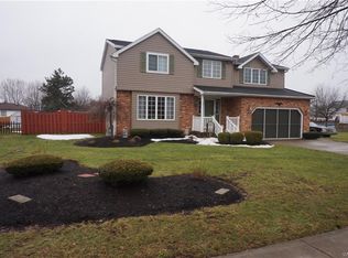 20 Country Pl, Lancaster, NY 14086