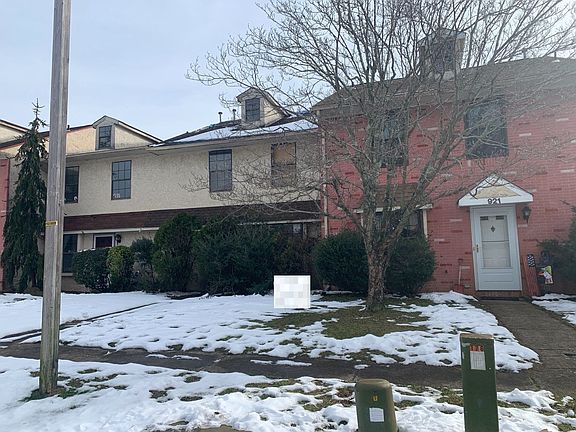 2nd image of 923 Blake Dr