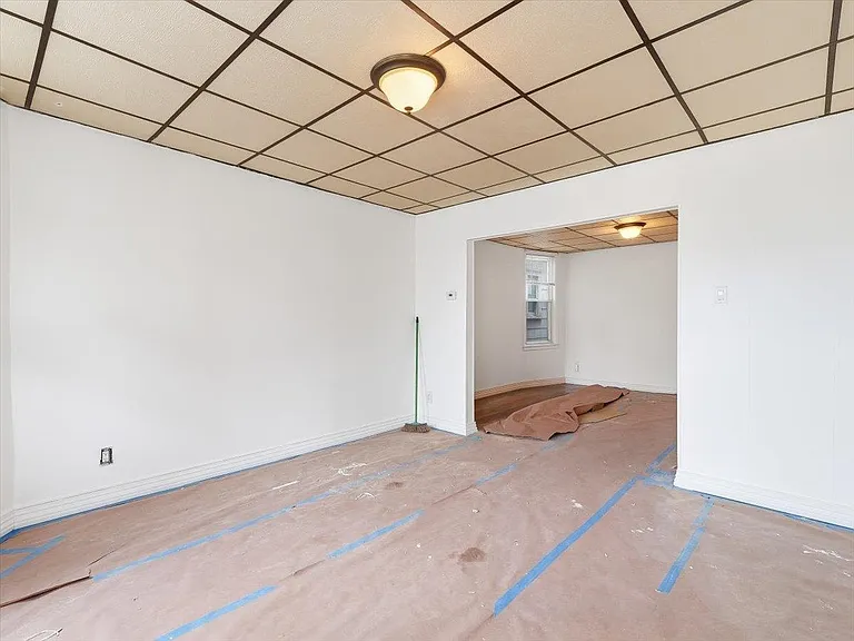 98 W 47th St #1 — Photo 10