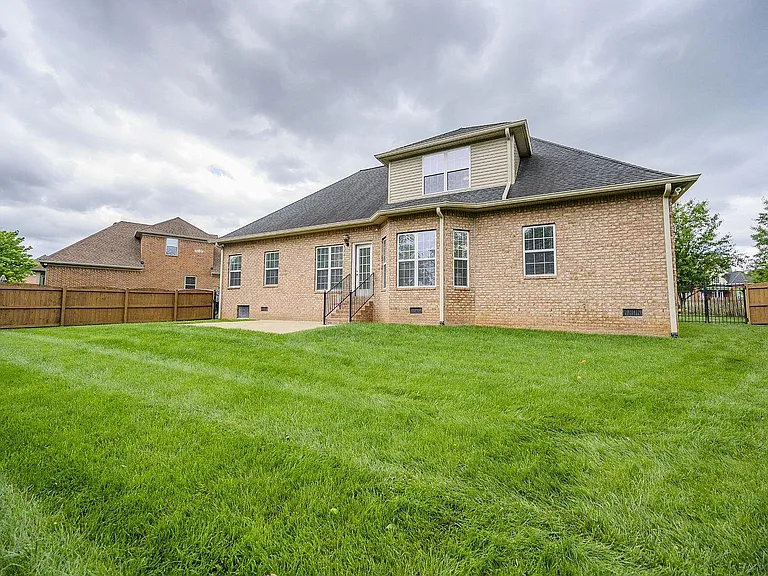 2256 Westwood Dr — Photo 26