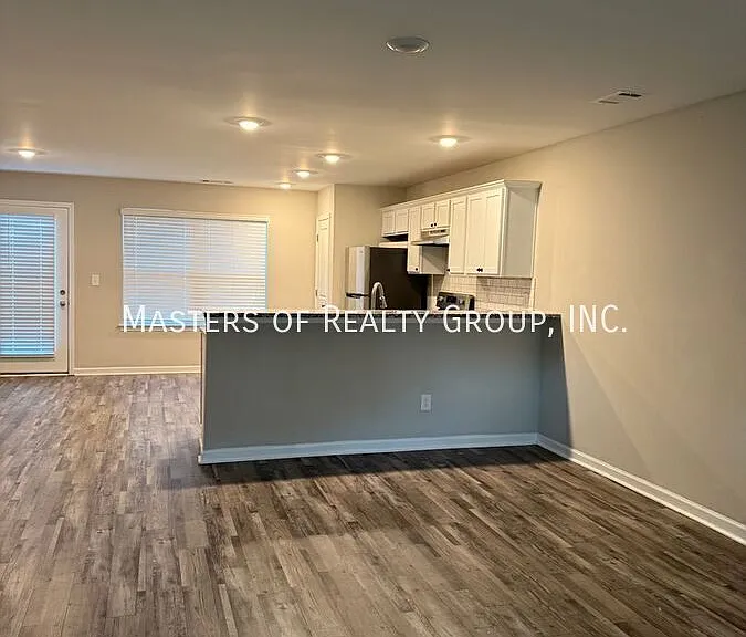 313 Ashigan St — Photo 2
