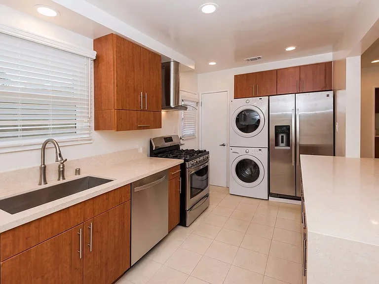 4752 Topanga Canyon Blvd — Photo 7