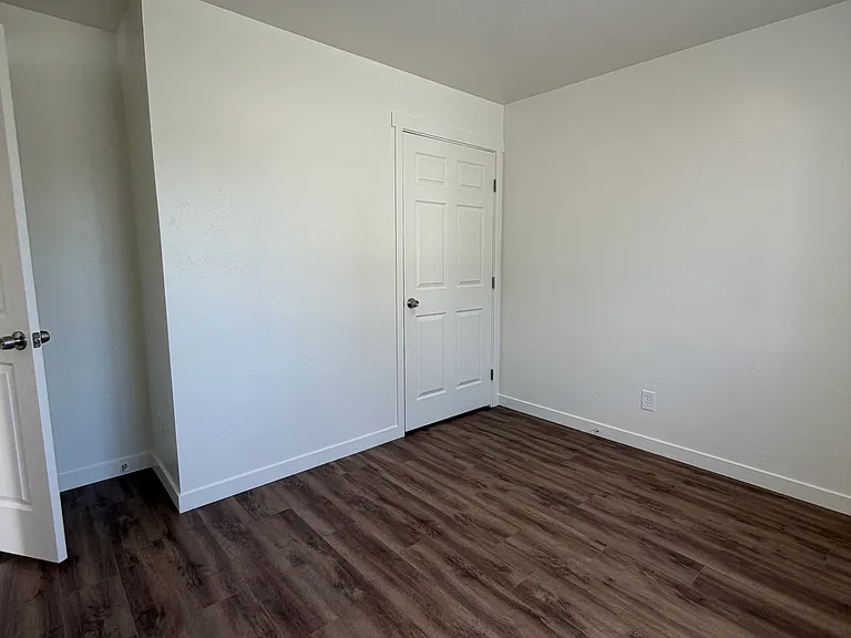 491 E 16th St #7 — Photo 2