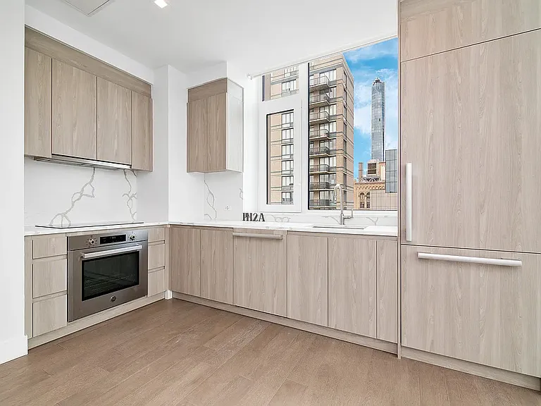 200 E 23rd St #19AA — Photo 3