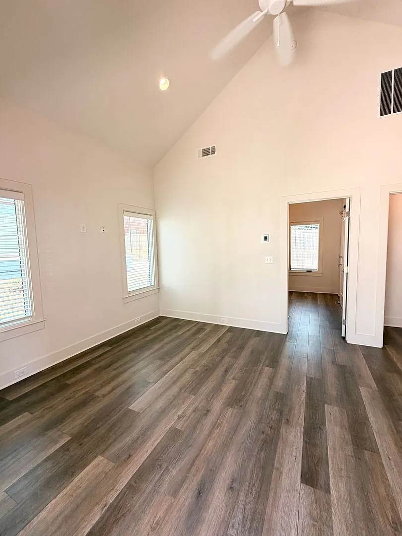 1Bed/1Bath Available in The Cottage District! — Photo 2