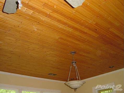10' beaded board ceilings throughout
