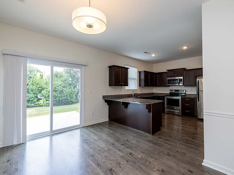 535 Calen Ln — Photo 5