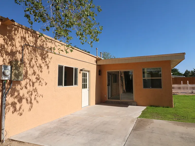 508 Las Marias Dr SE — Photo 40
