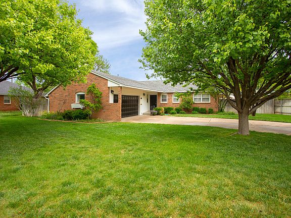 3rd image of 4125 Julie Dr