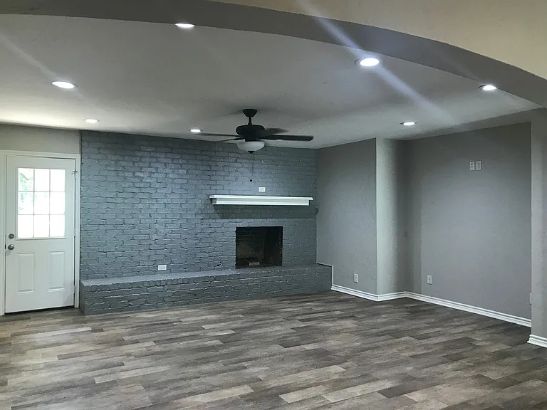 2205 Balsam St — Photo 2