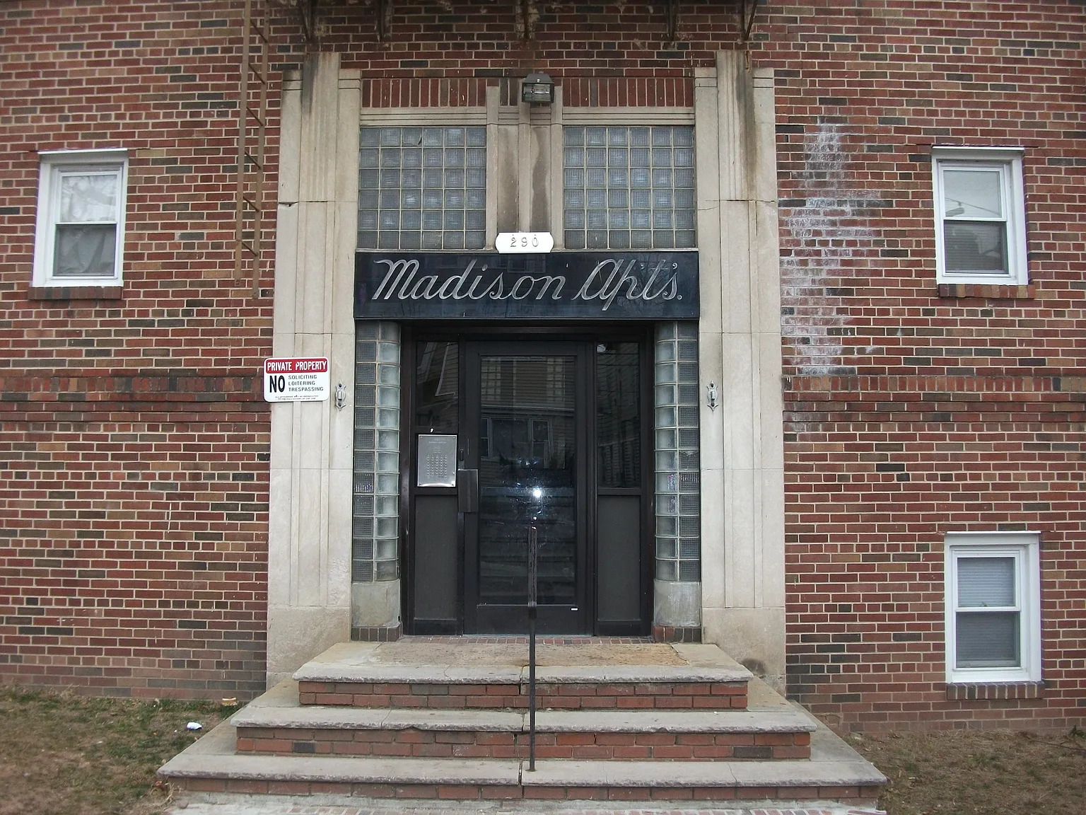 Madison Avenue — Photo 1