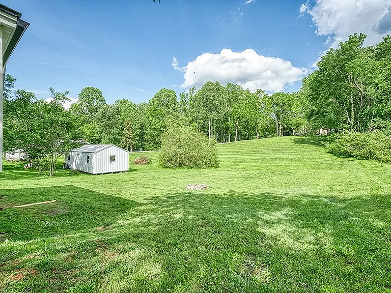 228 Wagoner St — Photo 3
