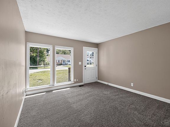 4th image of 8745 Daly Rd