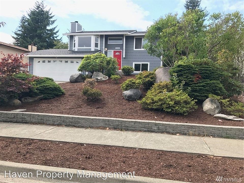 1st image of 3102 45th Ave NE