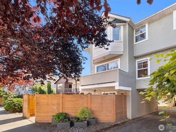 8833 Stone Avenue N #A, Seattle, WA 98103