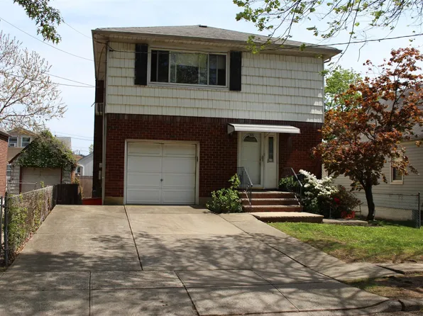 95 Hunnewell Avenue, Elmont, NY 11003