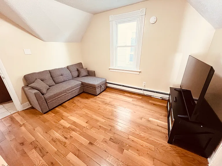 117 Lloyd St #3 — Photo 9