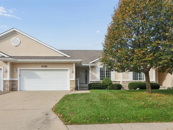 6126 Pinewood Ct, Johnston, IA 50131