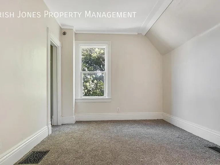 222 W Ferry St — Photo 18