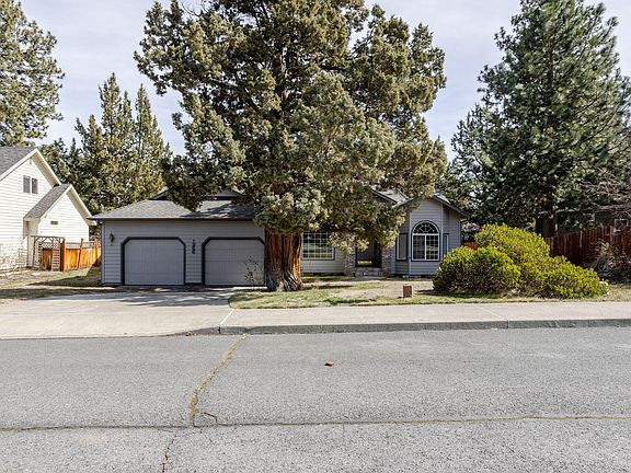 4th image of 966 SE Sunwood Ct