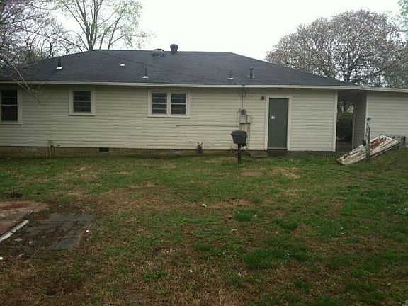 2nd image of 805 Brookhart Dr