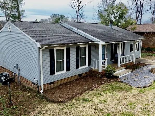 327 Heather Ct, Asheville, NC 28804