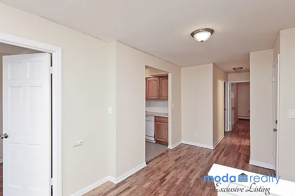 Rented by Moda Realty | media 25