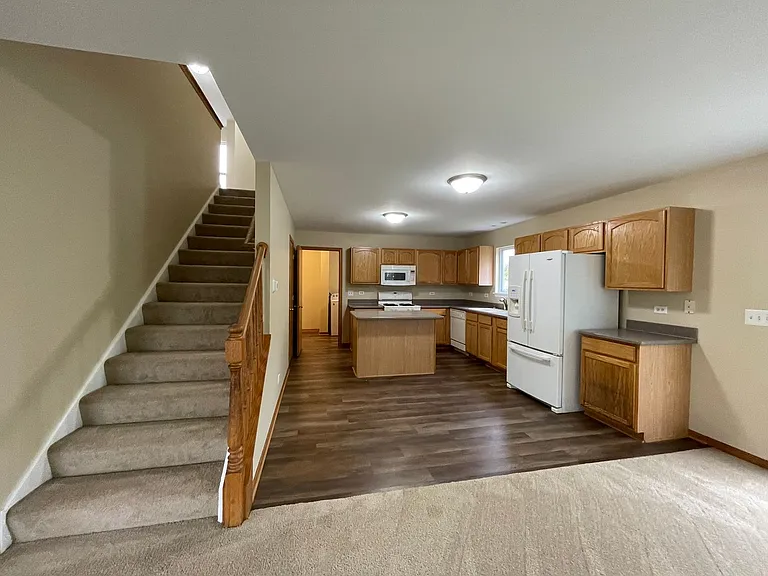 649 Linda Ct — Photo 9
