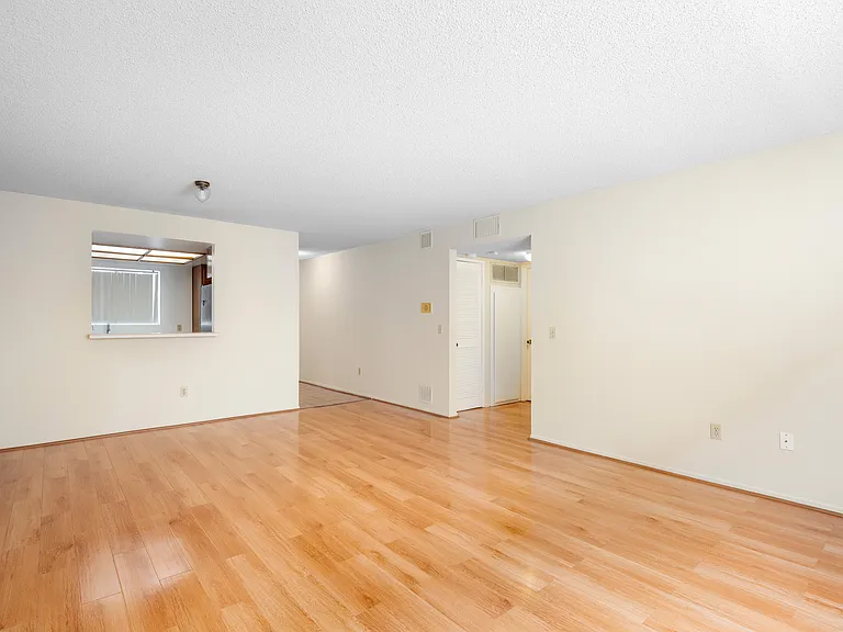 1004 E Garfield Ave #3 — Photo 5