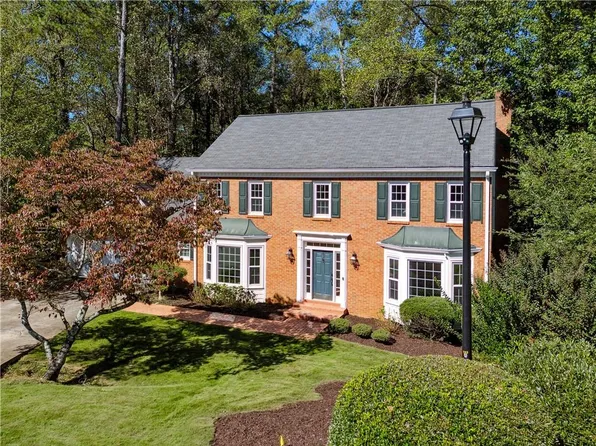 515 Dogleg Ct, Roswell, GA 30076
