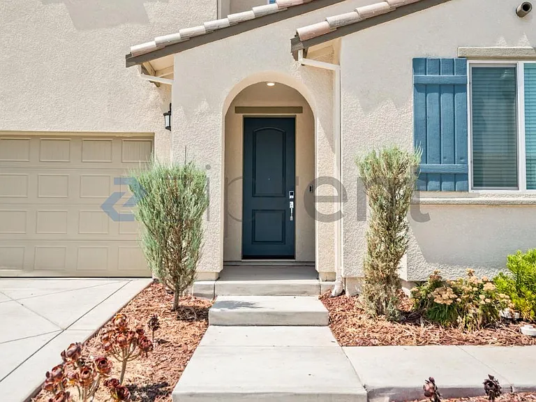 5545 Oberon Ave — Photo 3