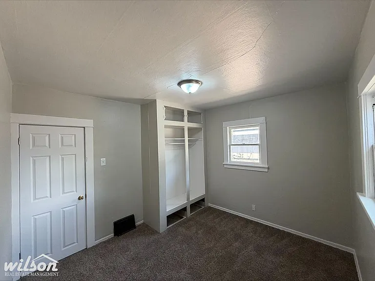 1403 W Lincoln Ave — Photo 3