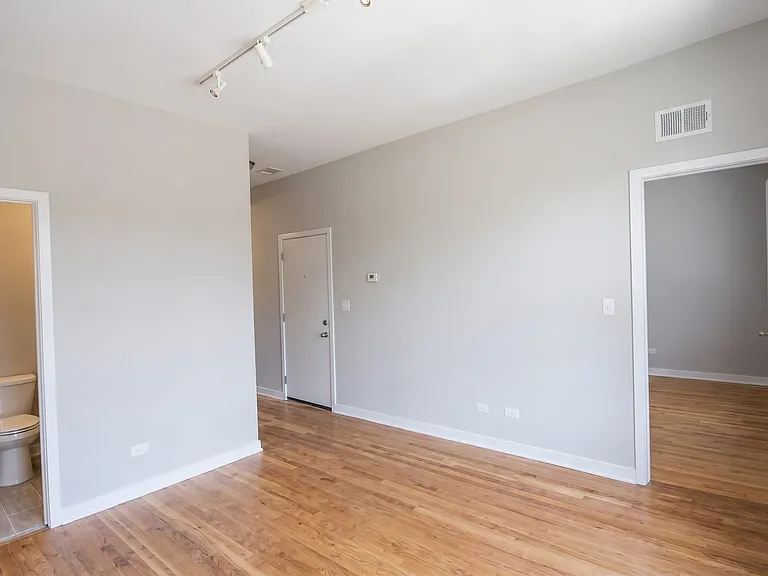 4208 N Milwaukee Ave #2R — Photo 7