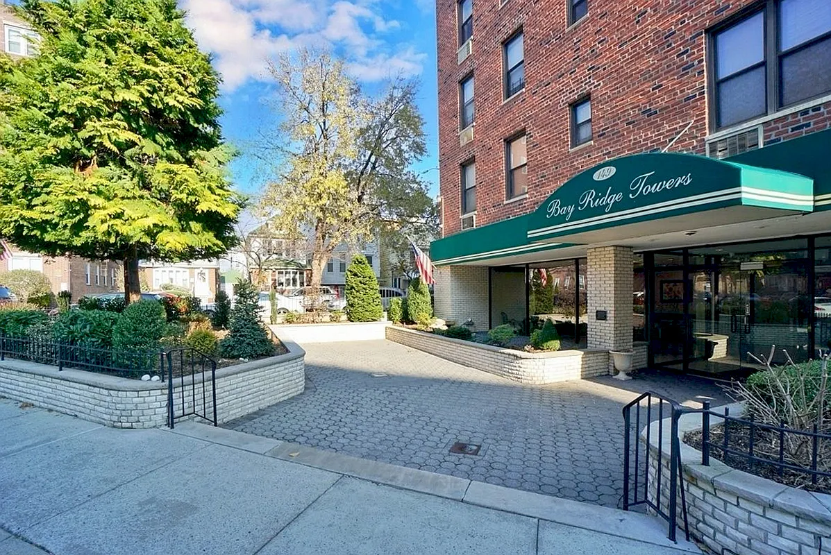 149 Marine Avenue — Photo 2
