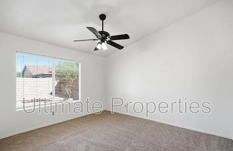 8542 W Oregon Ave — Photo 5