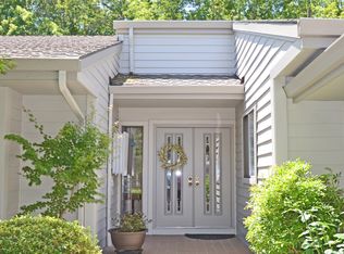8260 SW Fairway Dr, Wilsonville, OR 97070