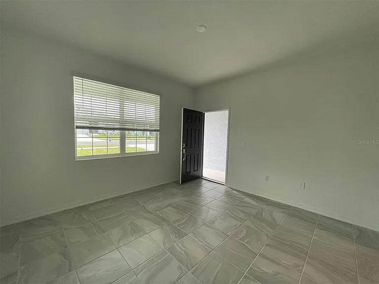 835 Ofanto Way — Photo 33