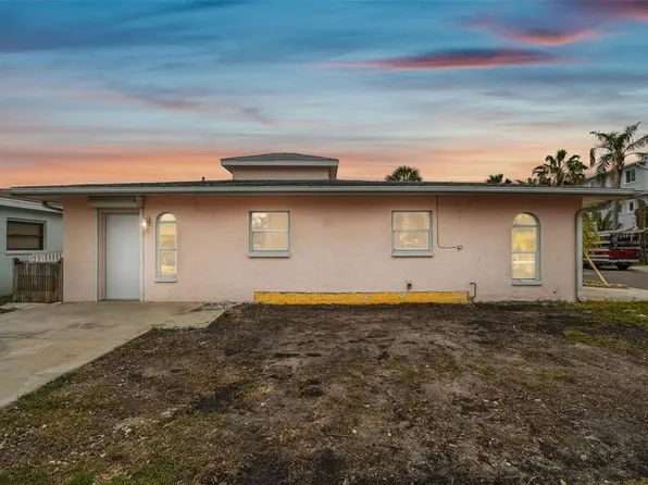 306 180th Ave E, Redington Shores, FL 33708