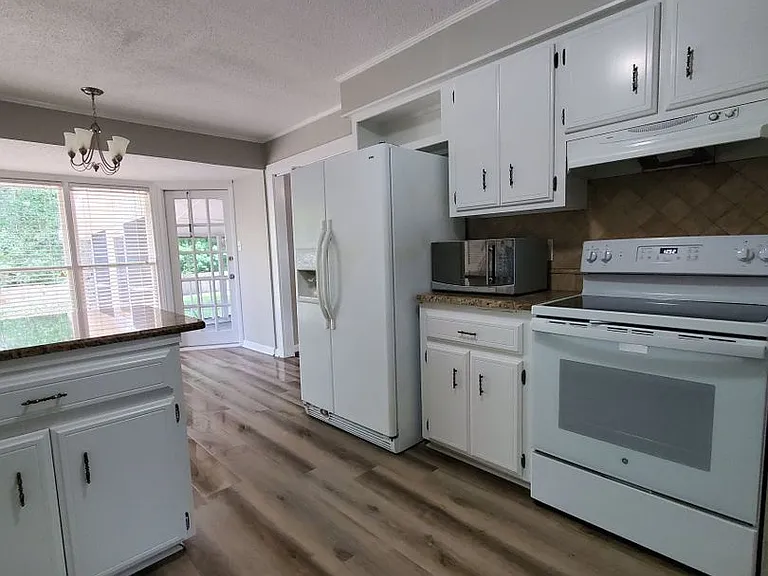 4102 Quail Hollow Cir — Photo 4