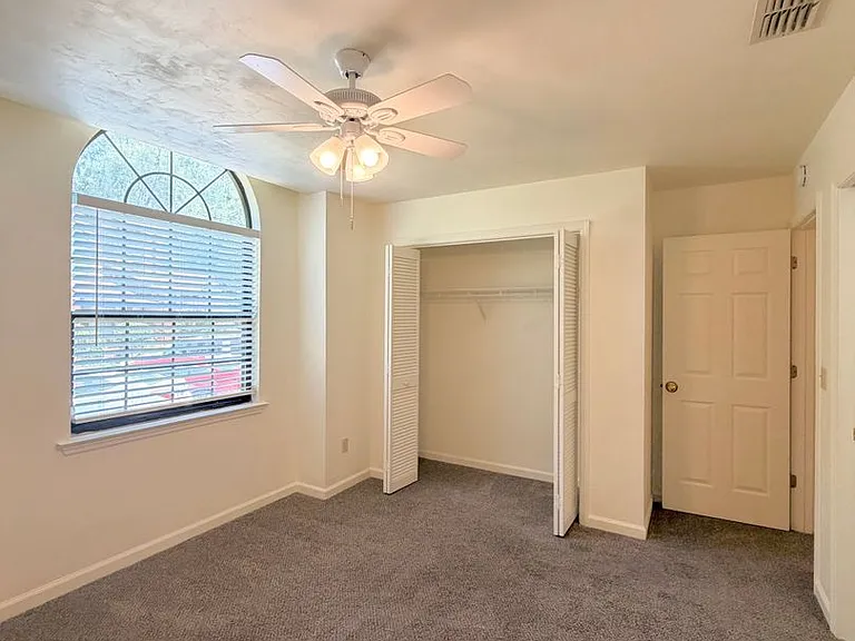 4414 Stratfordshire Ct — Photo 27