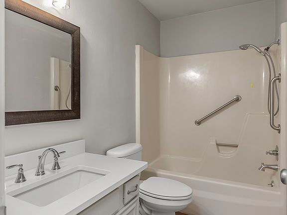 3rd image of 10048 Alondra Dr
