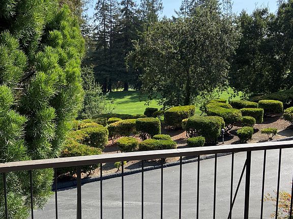 3rd image of 112 Sand Hill Cir