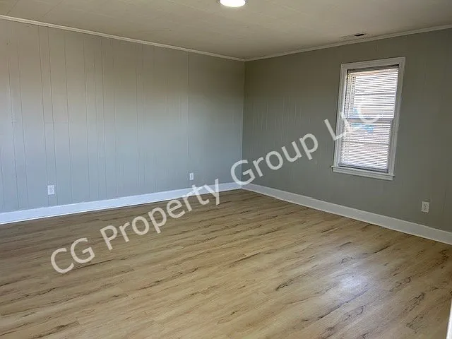 475 Virgil Ave — Photo 12